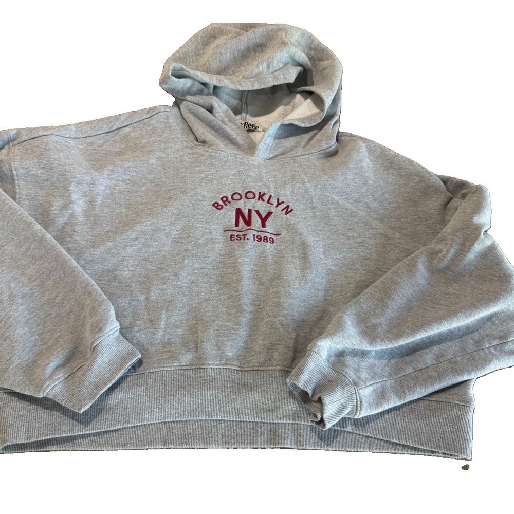 Women's Small Size 4 Gray Brooklyn New York Cropped Long Sleeve Hoodie